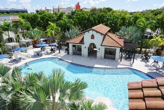 5186 NW 83rd Ct in Doral, FL - Building Photo - Building Photo