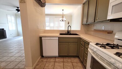 13350 Tiverton Rd in San Diego, CA - Building Photo - Building Photo