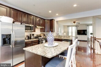 7359 Matchbox Alley in Elkridge, MD - Building Photo - Building Photo