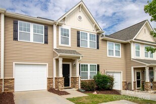 824 Summerlake Dr in Fort Mill, SC - Building Photo
