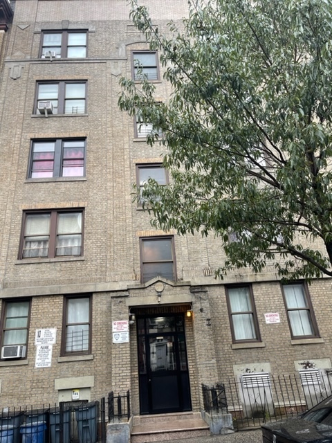 1219 Elder Avenue in Bronx, NY - Building Photo