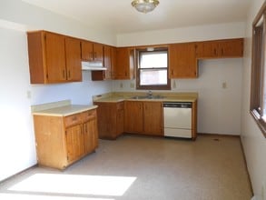 9413 W Bradley Rd in Milwaukee, WI - Building Photo - Building Photo