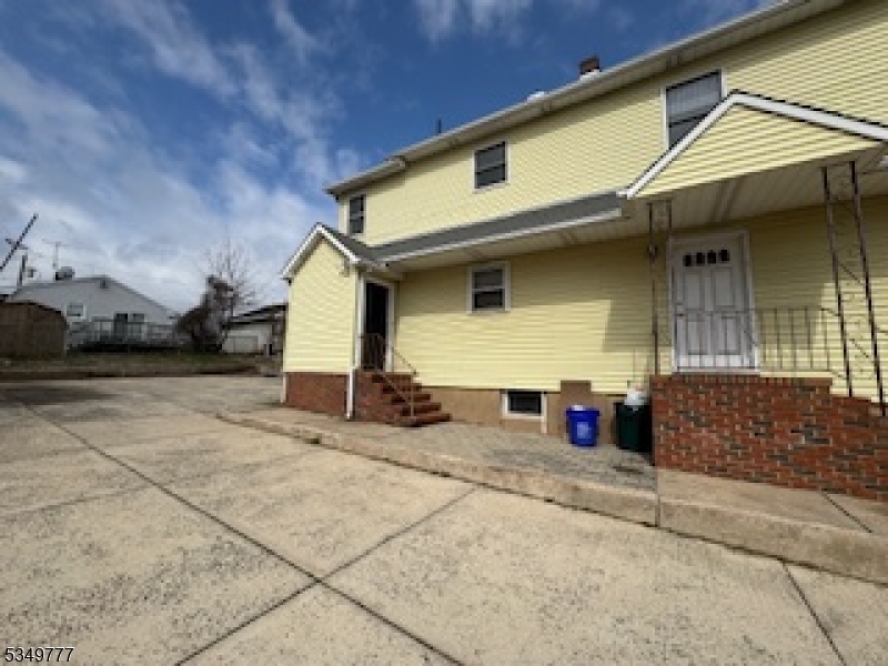 156 S 7th Ave in Manville, NJ - Building Photo
