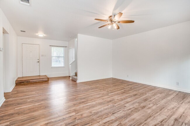 7415 Corian Park Dr in San Antonio, TX - Building Photo - Building Photo