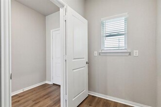 820 Brookside Dr in Springtown, TX - Building Photo - Building Photo