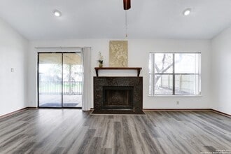 6943 Sunshine Tree Dr in San Antonio, TX - Building Photo - Building Photo