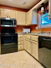 11004 Bay Run Dr in Louisville, KY - Building Photo - Building Photo