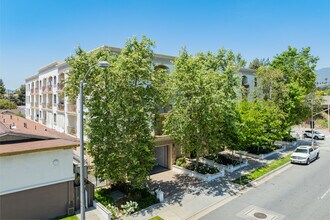 315 N Hill Ave in Pasadena, CA - Foto de edificio - Building Photo