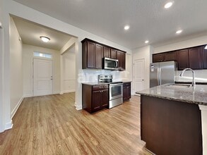 3071 Creek Village Ln in Green Cove Springs, FL - Foto de edificio - Building Photo