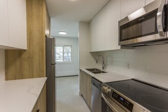 Axis Tower in Edmonton, AB - Building Photo - Building Photo