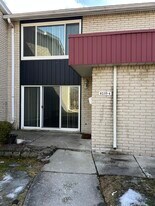 8235 Karam Blvd, Unit 8235 Karam in Warren, MI - Building Photo