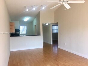 9925 Nob Hill Pl in Sunrise, FL - Building Photo - Building Photo