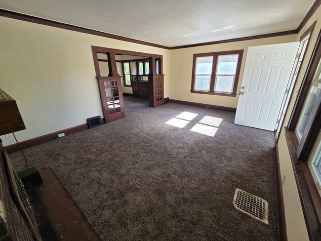 property at 803 N Winnebago St