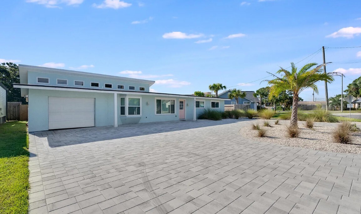 3511 Treasure Cir in Panama City, FL - Foto de edificio