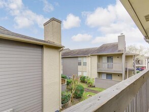 1900 Bay Area Blvd in Houston, TX - Building Photo - Building Photo