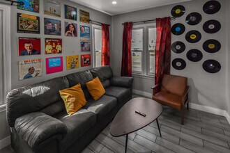 730 E Alameda Ave in Denver, CO - Building Photo - Building Photo