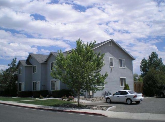 1065 Latigo Dr in Carson City, NV - Building Photo - Building Photo