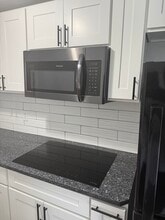 22 Fruit St in New Bedford, MA - Building Photo - Building Photo
