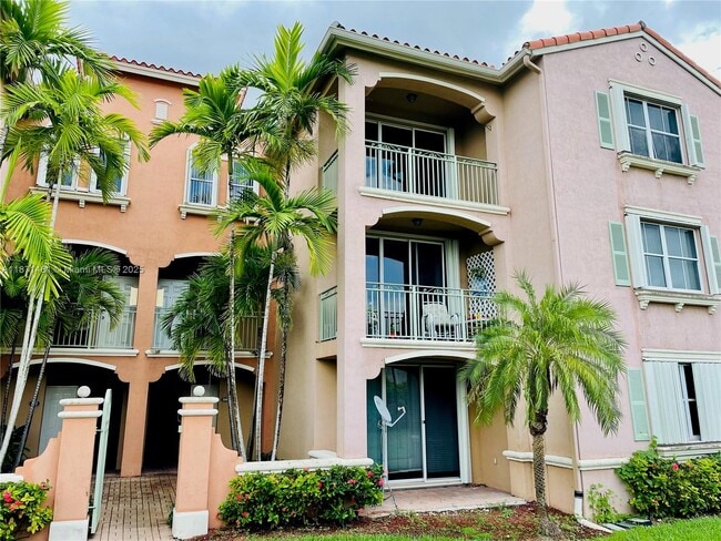 6560 NW 114th Ave in Doral, FL - Building Photo - Building Photo