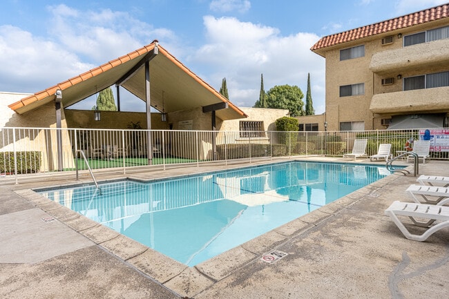 CASA COLIMA APARTMENTS