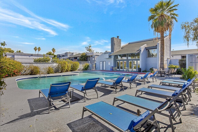 Agave Ridge Apartments in Phoenix, AZ - Building Photo - Building Photo