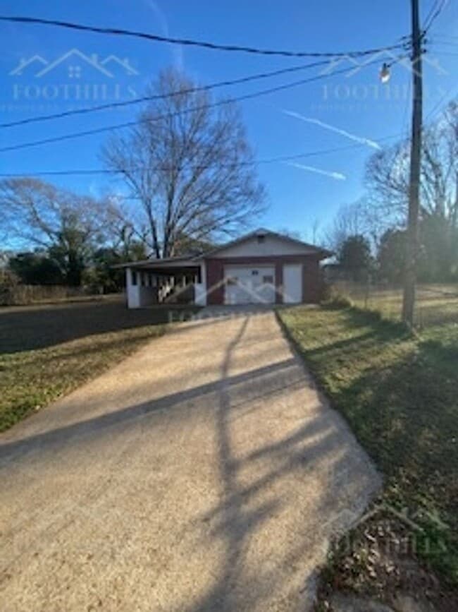 1010 Belhaven Rd in Anderson, SC - Building Photo - Building Photo