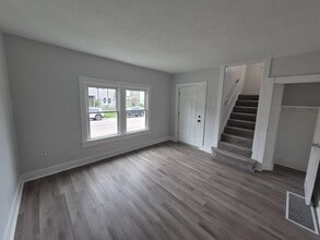 210 S Hedges St in Dayton, OH - Building Photo - Building Photo