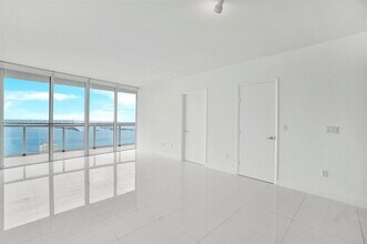 465 Brickell Ave, Unit 4505 in Miami, FL - Building Photo - Building Photo