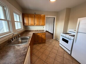 800 Bayridge Ave, Unit Second Floor in Pittsburgh, PA - Building Photo - Building Photo