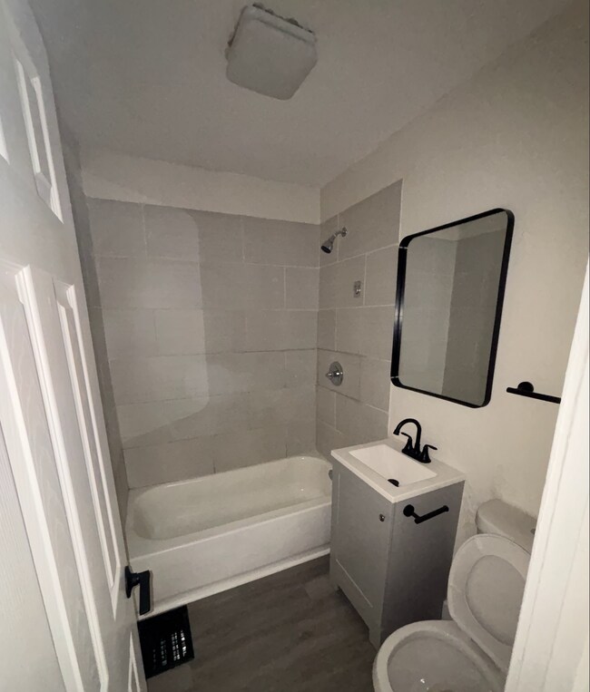 3014 E 69th St in Kansas City, MO - Building Photo - Building Photo