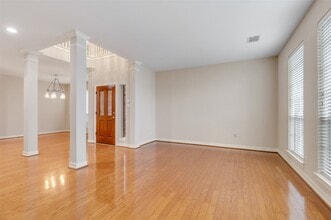 1007 W Bluff St, Unit 1503 in Fort Worth, TX - Building Photo - Building Photo