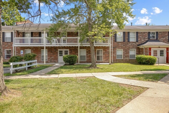 Country Place in Louisville, KY - Foto de edificio - Building Photo