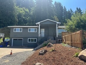 15144 S Victory Rd in Oregon City, OR - Building Photo - Building Photo
