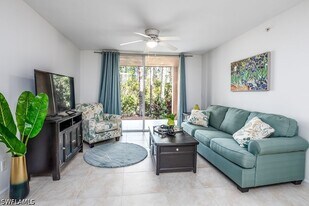 1240 Wildwood Lakes Blvd in Naples, FL - Building Photo