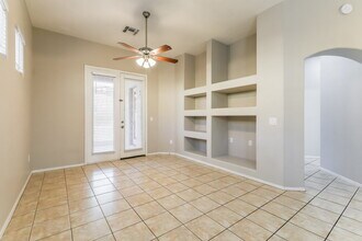 322 E Calle Cano in Green Valley, AZ - Building Photo - Building Photo