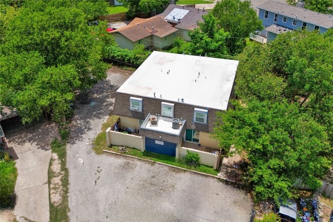 5002 Blue Spruce Cir