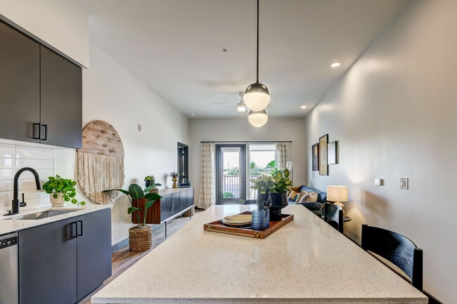 The Pomeroy in Mesa, AZ - Building Photo - Building Photo