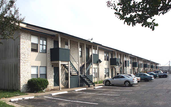 Mesa Ridge Apartments in Round Rock, TX - Foto de edificio - Building Photo