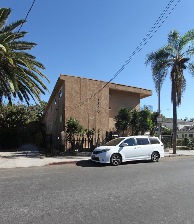 1340 N McCadden Pl in Los Angeles, CA - Foto de edificio - Building Photo