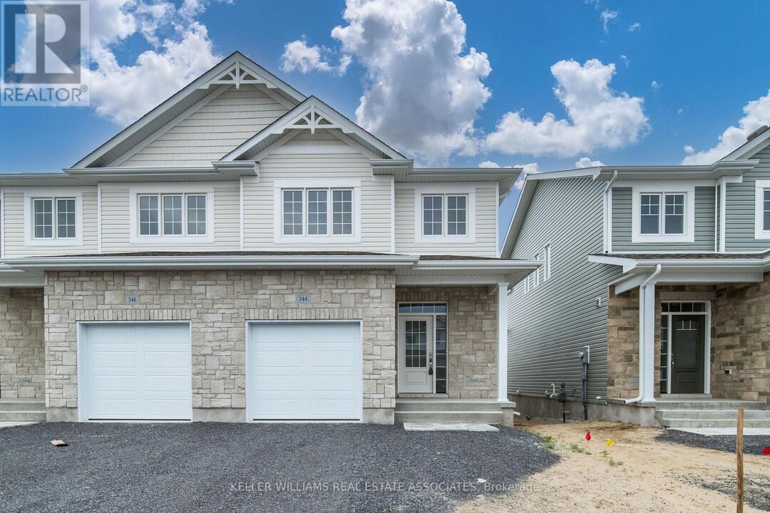 344 Buckthorn Dr in Kingston, ON - Building Photo