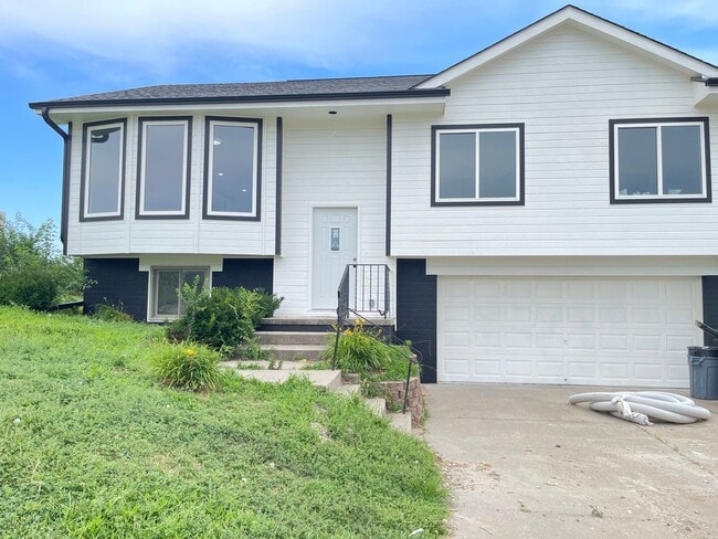 21511 Arabian Rd in Omaha, NE - Building Photo - Building Photo
