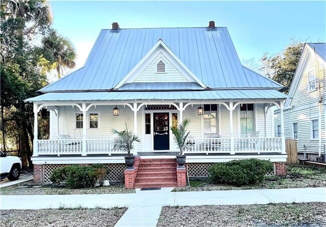 property at 1915 Union St