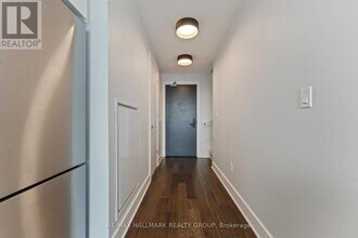 255 Bay St in Ottawa, ON - Building Photo - Building Photo