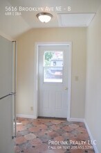 5616 Brooklyn Ave NE in Seattle, WA - Building Photo - Building Photo