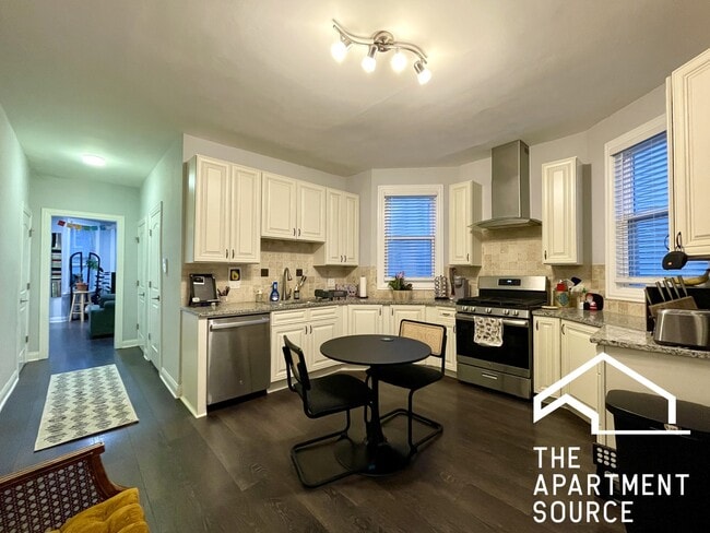 property at 2824 N Ridgeway Ave