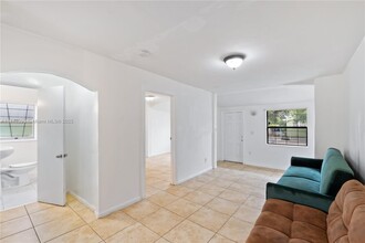 2103 NW 57th St in Miami, FL - Building Photo - Building Photo