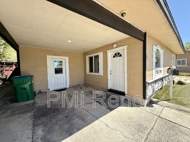 335 Denslowe Dr in Reno, NV - Building Photo - Building Photo