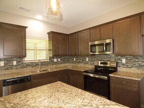 70 Southwind Dr in Oakland, TN - Building Photo - Building Photo