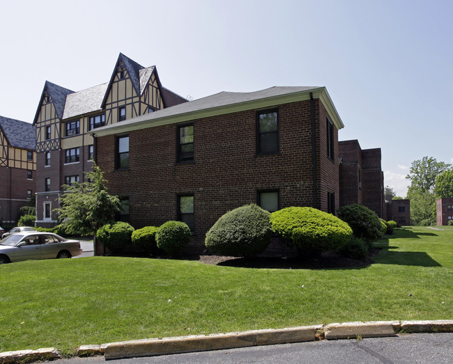 223 Prospect Street in East Orange, NJ - Foto de edificio - Building Photo