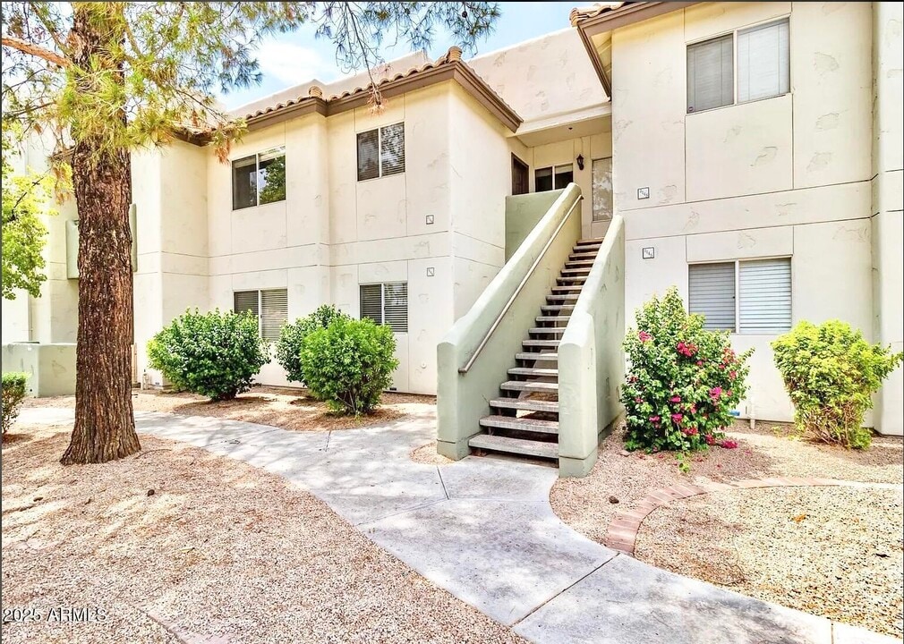 1825 W Ray Rd in Chandler, AZ - Foto de edificio